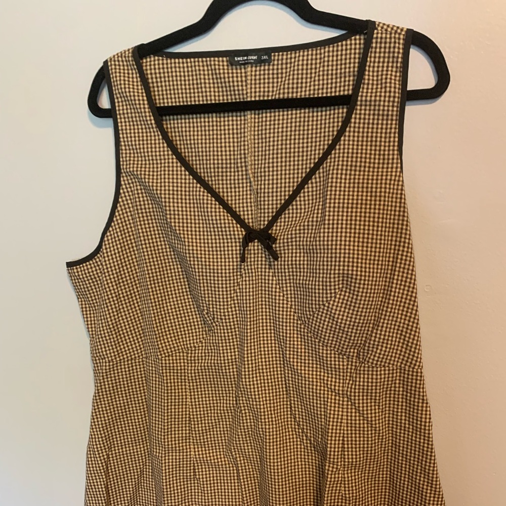 Beige checkered dress w/ bow detail